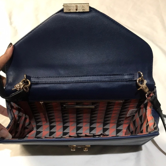 2 for $26 Crossbody purse - Picture 4 of 5